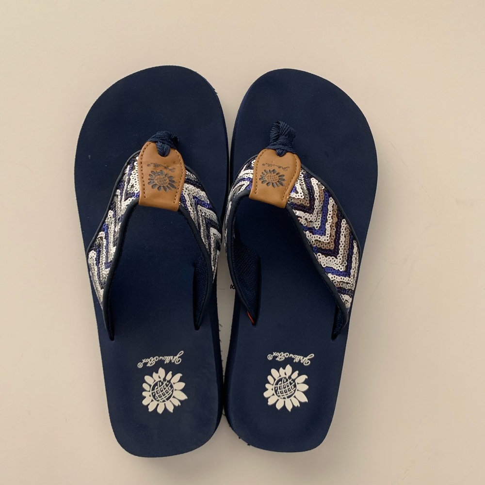 Size 8 YellowBox Flip Flops Navy